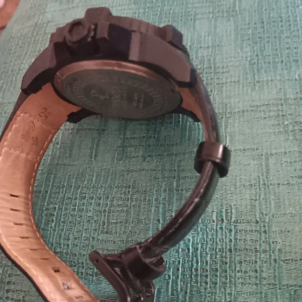 Invicta - Picture 2 of 5